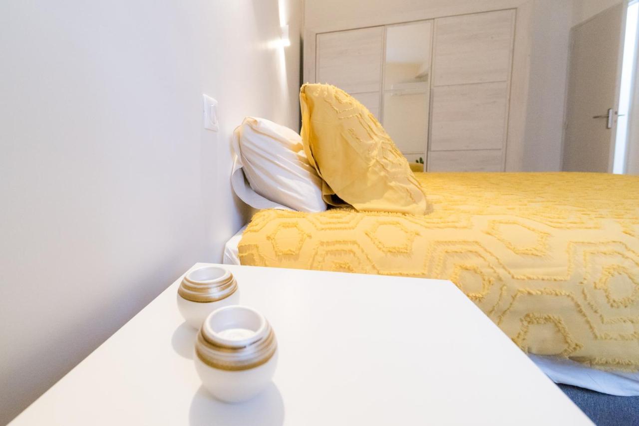 דירות Ravissant Triplex Et Duplex Au Centre De Pont St Esprit מראה חיצוני תמונה
