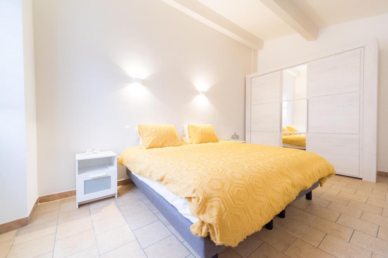 דירות Ravissant Triplex Et Duplex Au Centre De Pont St Esprit מראה חיצוני תמונה