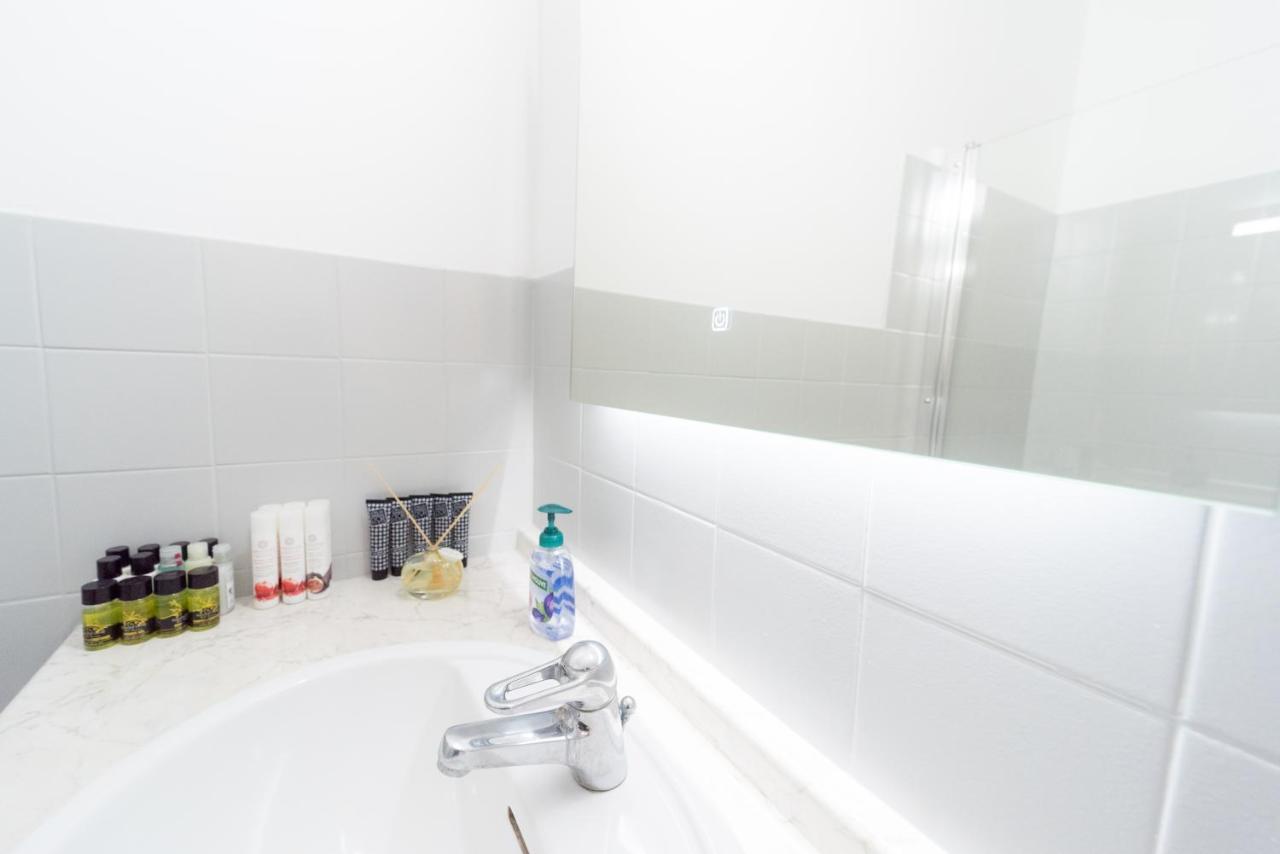 דירות Ravissant Triplex Et Duplex Au Centre De Pont St Esprit מראה חיצוני תמונה