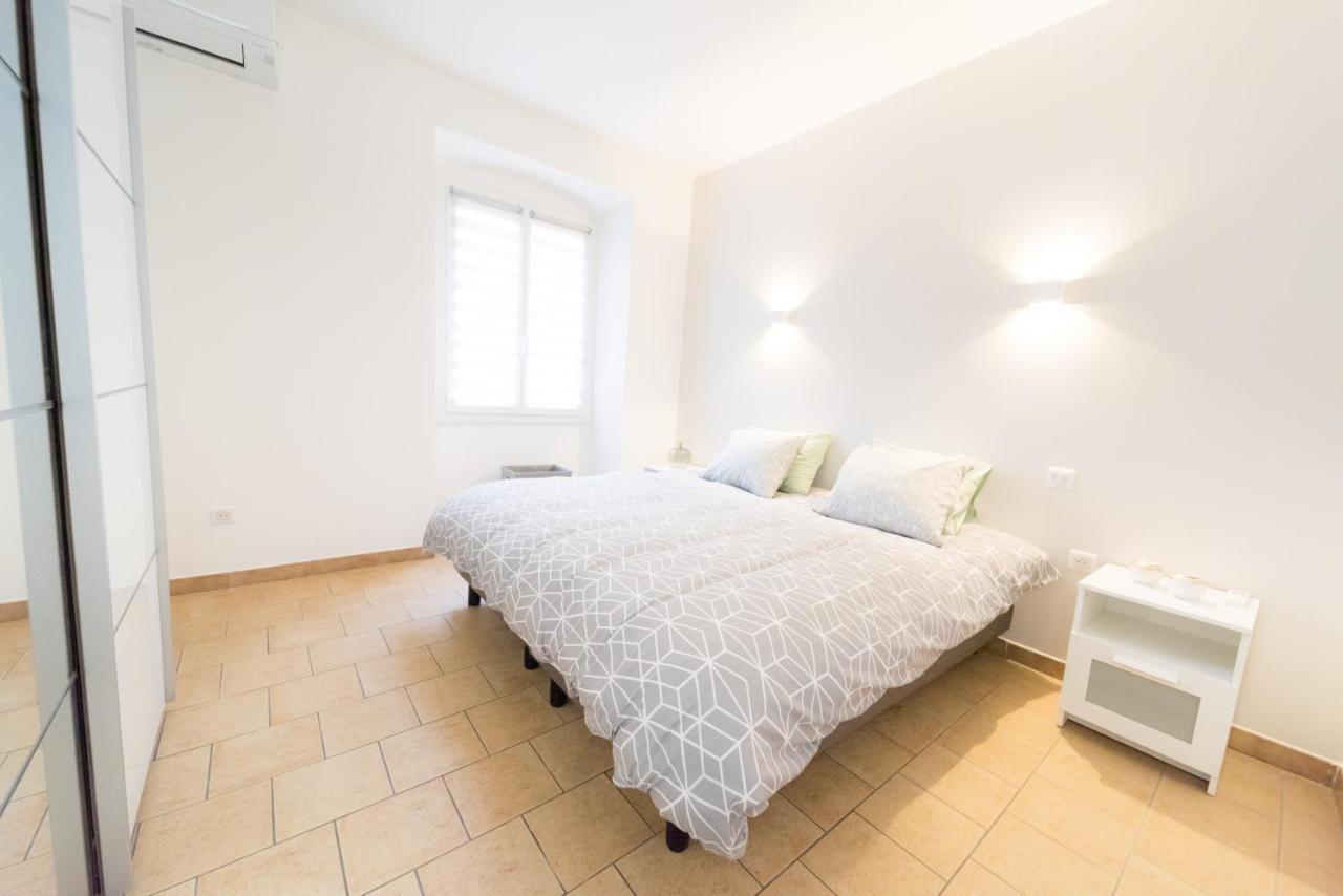 דירות Ravissant Triplex Et Duplex Au Centre De Pont St Esprit מראה חיצוני תמונה