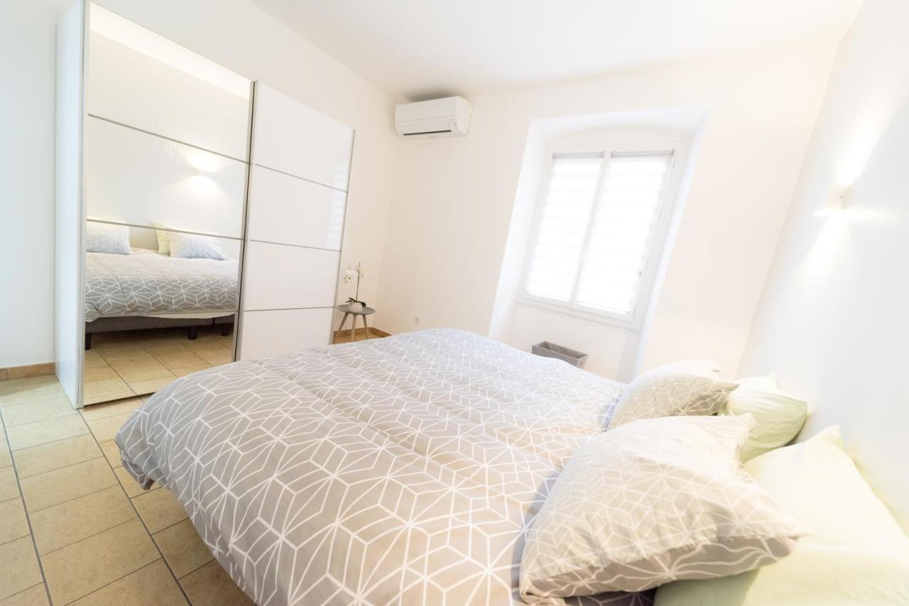 דירות Ravissant Triplex Et Duplex Au Centre De Pont St Esprit מראה חיצוני תמונה